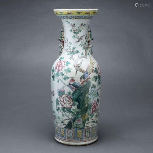 Famille rose-Bodenvase, China, Qing-Dynastie, wohl um 1800