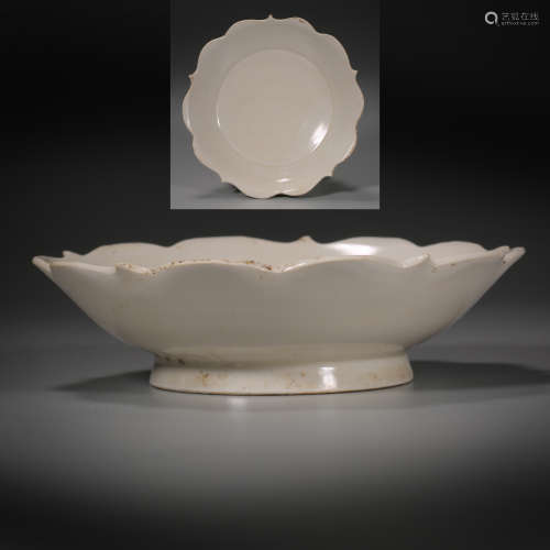 Song Dynasty of China,Ding Kiln Flower Mouth Plate