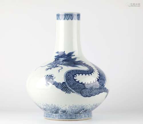 Large Chinese Blue & White Bottle Vase w Dragon