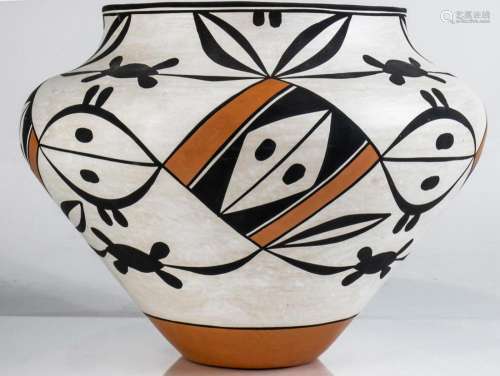 Loretta Joe Acoma pottery olla