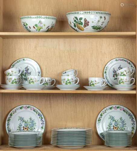 Worcester Herbs porcelain dinner service