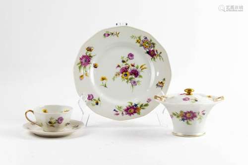 Theodore Haviland Limoges porcelain dinner service in the Pe...