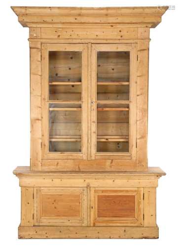 Pine 2-piece cabinet
