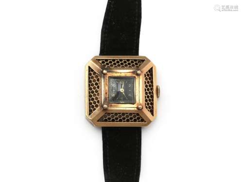 A 14 karat rose gold retro lady`s wristwatch. Handwind movem...