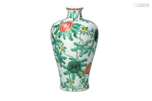 A polychrome porcelain Meiping vase, decorated with fruits a...