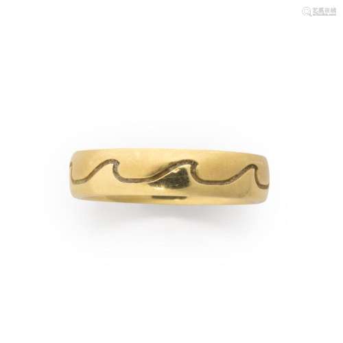 An eighteen karat gold ring