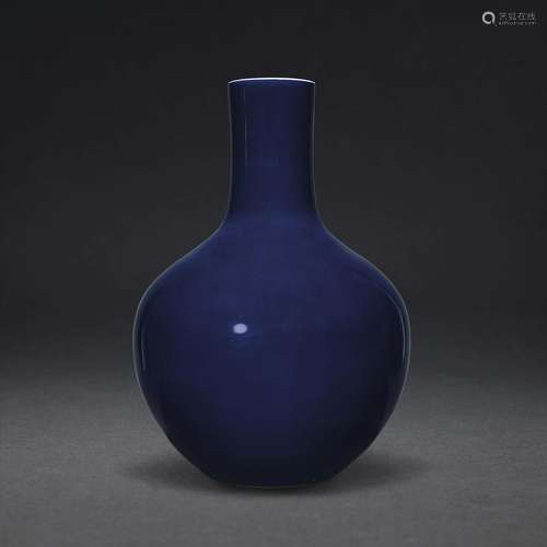 A LARGE SACRIFICIAL-BLUE GLAZED BOTTLE VASE, TIANQIUPING