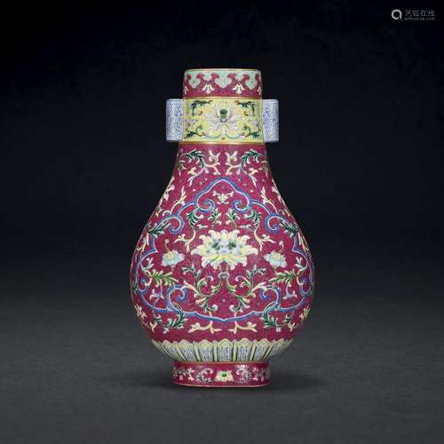 A YANGCAI RUBY-GROUND SGRAFFITO ‘LOTUS’ VASE