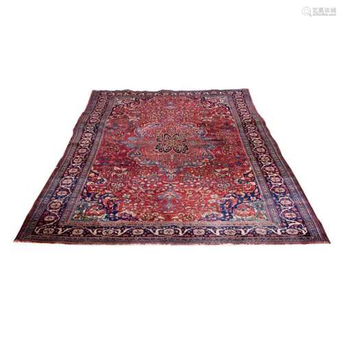 A Persian Sarouk carpet, 6'8" x 9'11"