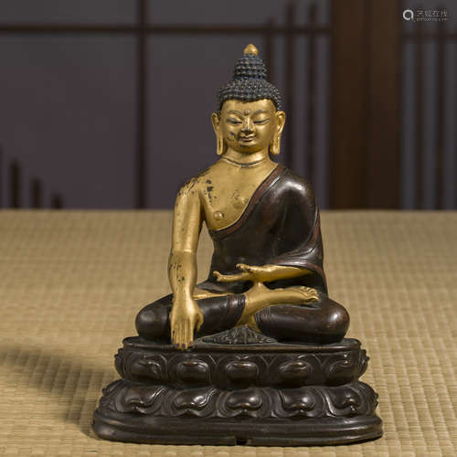 明 銅鎏金釋加牟尼坐像