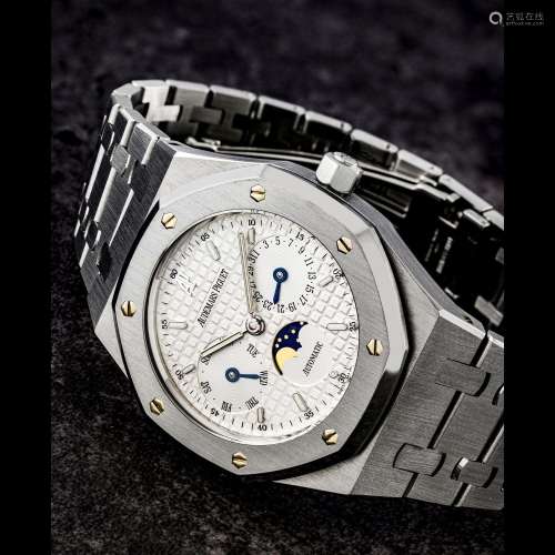 AUDEMARS PIGUET. A STAINLESS STEEL AUTOMATIC WRISTWATCH WITH...