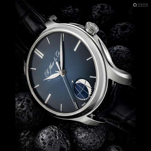 H. MOSER & CIE. A PLATINUM WRISTWATCH WITH SWEEP CENTRE ...