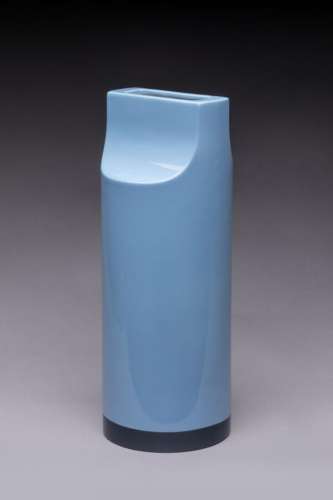 Ettore Sottsass (1917-2007) pour Habitat<br />
Vase cylindri...