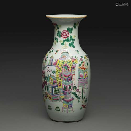 VASE GUANYIN<br />
en porcelaine et émaux polychromes dans l...