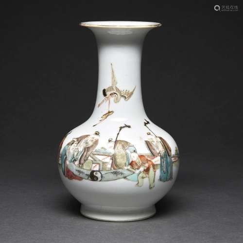 VASE <br />
en porcelaine et émaux polychromes dans le style...