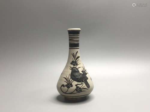 A Chinese 13th-century Jizhou kiln vase