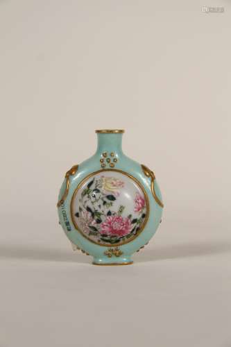 A Chinese 18th-19th century pastel windowed flower snuffbox