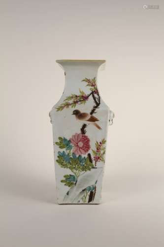 A square vase of Chinese pastel poetry from the 19th to 20th...