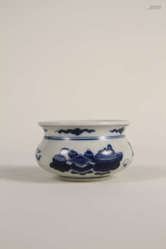 A Chinese blue-and-white jar of the 19th-20th century