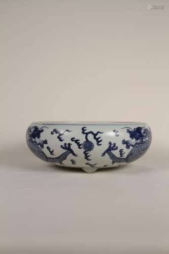 A Chinese blue-and-white dragon bowl of the 18th-19th centur...