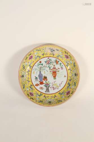 A Chinese 19th-century yellow pastel flower plate