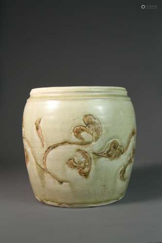 A Chinese 8th-century jar