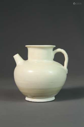 A Chinese 8th-century teapot