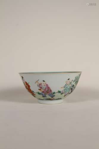 A Chinese 19th-century inner pastel figure bowl