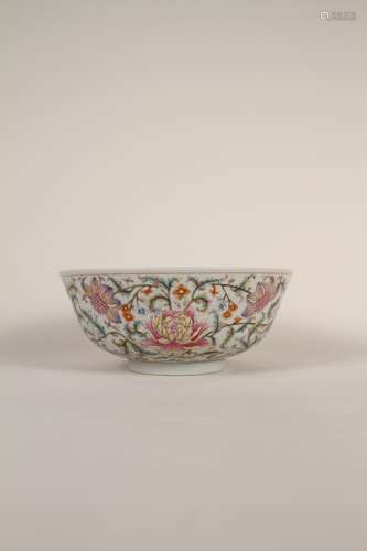 A Chinese 19th-century pastel floral pattern bowl