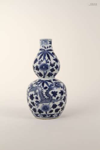 A Chinese 19th-century blue-and-white dragon pattern gourd v...