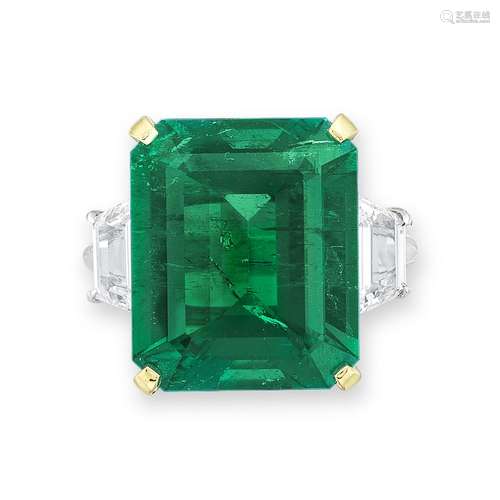 IMPORTANT EMERALD AND DIAMOND RING