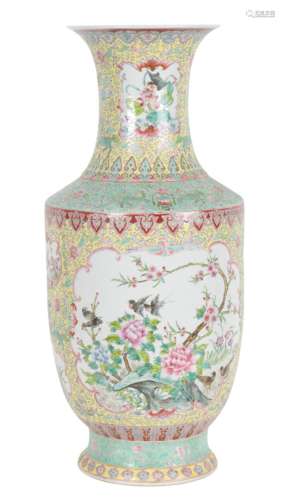 A LARGE CHINESE FAMILLE ROSE VASE