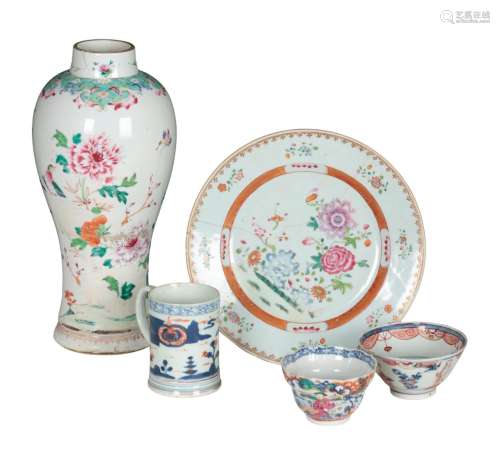 A SMALL GROUP OF CHINESE EXPORT CERAMICS