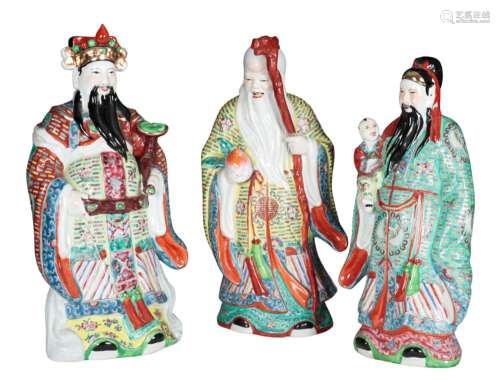 A CHINESE FAMILLE ROSE FIGURE OF AN IMMORTAL