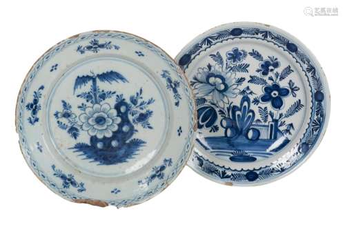 AN 18TH CENTURY DUTCH DELFT CHARGER