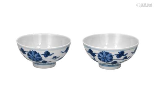 A pair of blue and white porcelain bowls