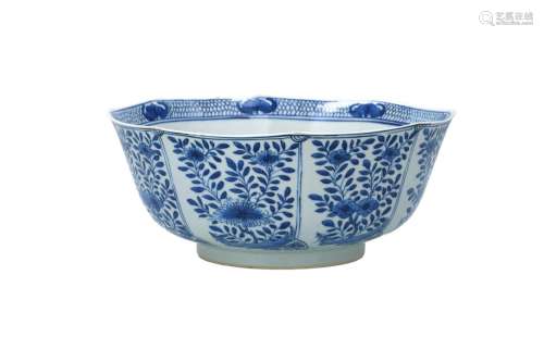 An octagonal blue and white porcelain bowl