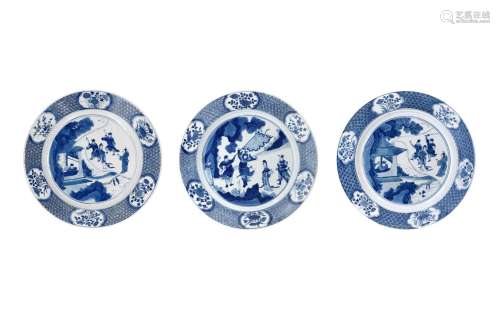 A pair of blue and white porcelain deep charger