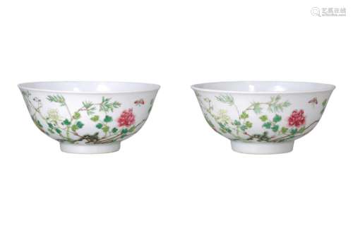 A pair of polychrome porcelain bowls