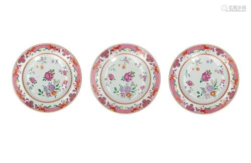 A set of three famille rose porcelain dishes