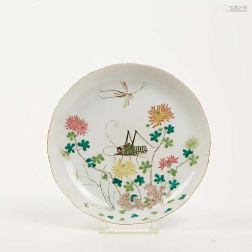 CHINE<br />
Assiette creuse en porcelaine et émaux de la fam...