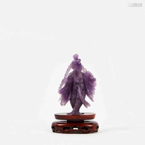 CHINE<br />
Danseuse<br />
Sujet en pierre dure violette sur...