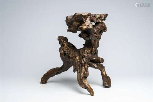A Chinese rootwood pedestal, 19th/20th C.