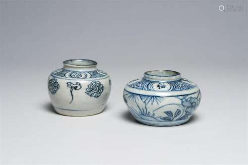 Two Chinese blue and white vases with floral design, Ming