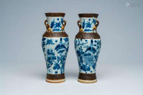 A pair of Chinese Nanking crackle glazed blue and white vase...