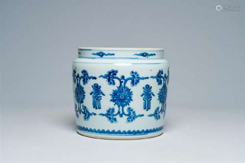 A Chinese blue and white 'lotus and Shou' bowl, 19th/20th C.