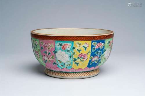 A Chinese famille rose bowl with floral design, Qianlong