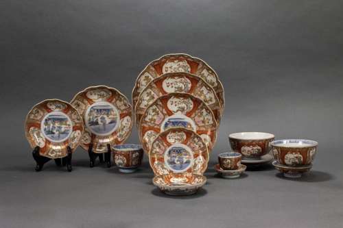 Set of Japanese Imari dinner service for twenty