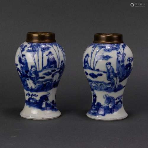 (lot of 2) Vietnamese bleu de Hue vases