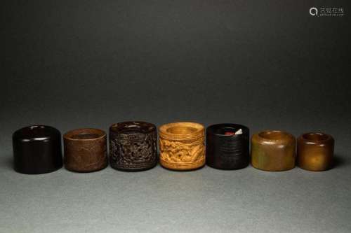 (lot of 7) Chinese organic material archer's rings